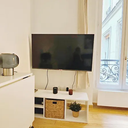 Quiet Comfortable And Warm Apartment *